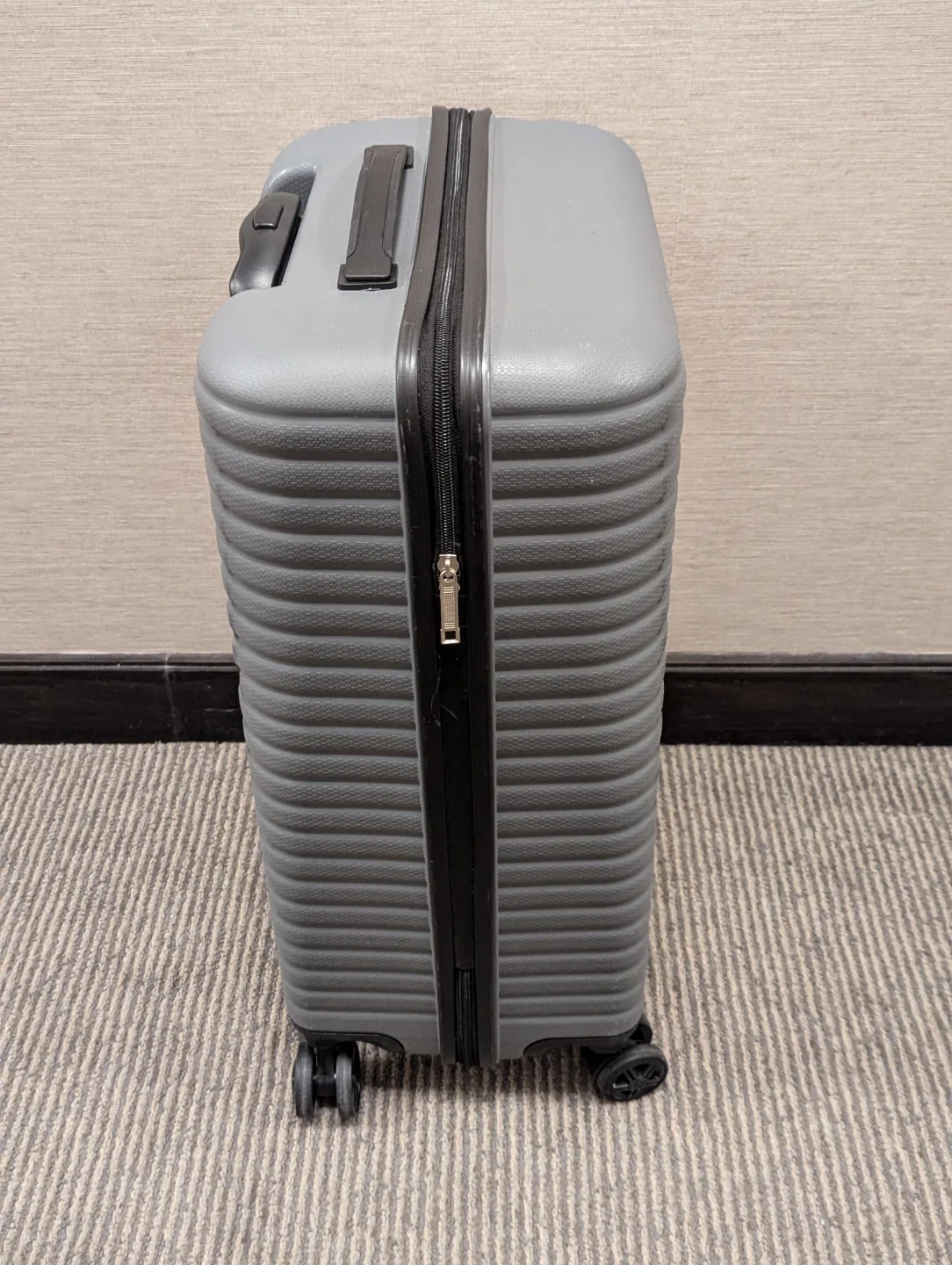 Grey Luggage Spinner Wheels Medium Size image indicator(4)