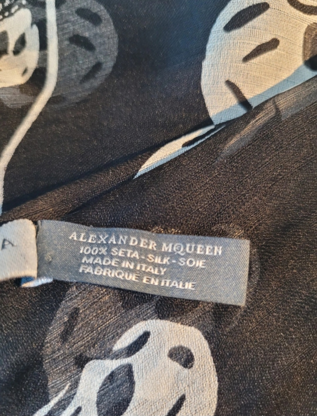 Alexander McQueen 100% Silk Scarf - Skull Print - photo 4