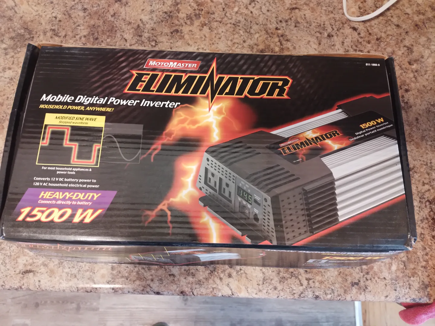 MotoMaster Eliminator 1500W Mobile Digital Power Inverter thumbnail