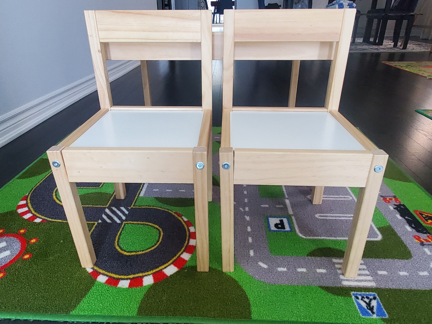 Children's Table and Two Chairs Set with Rug - photo 3