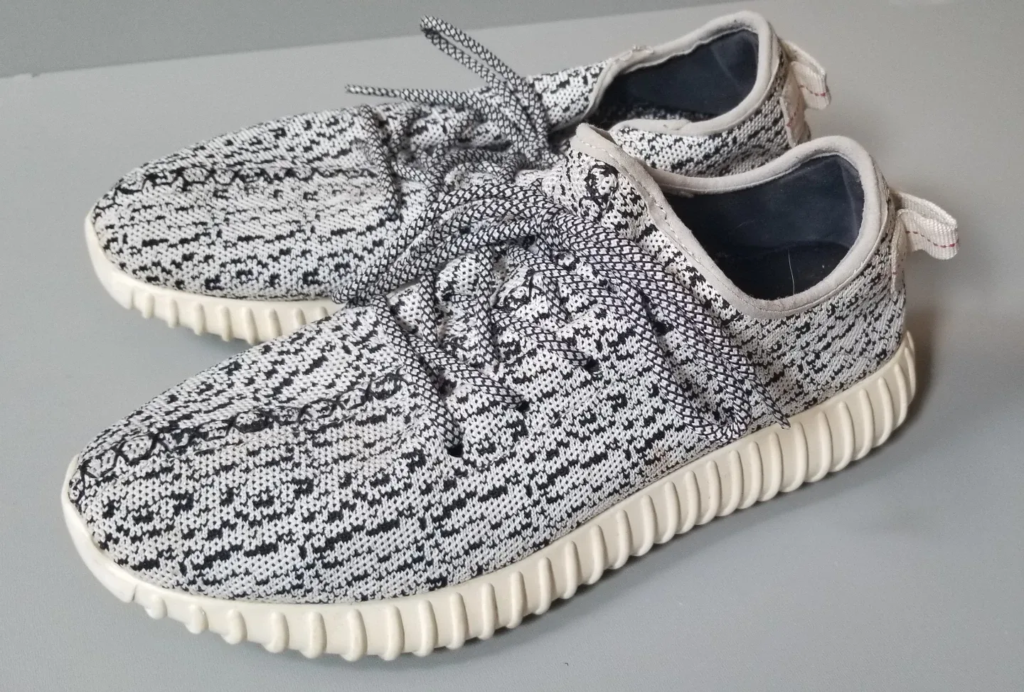 Adidas Yeezy Boost 350 V2 Sneakers image indicator(2)