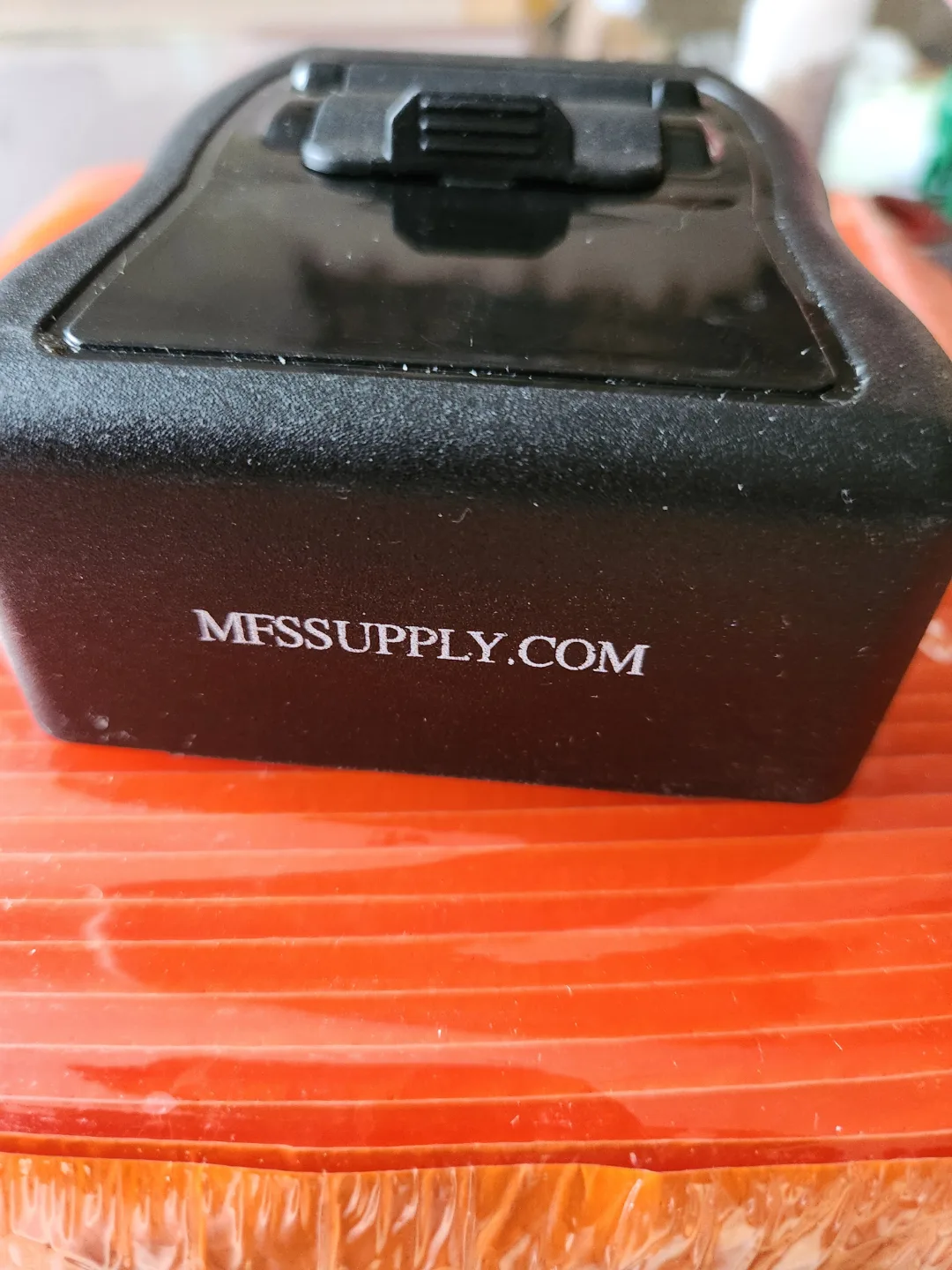 Key Lock boxes. 1 left. image indicator(3)