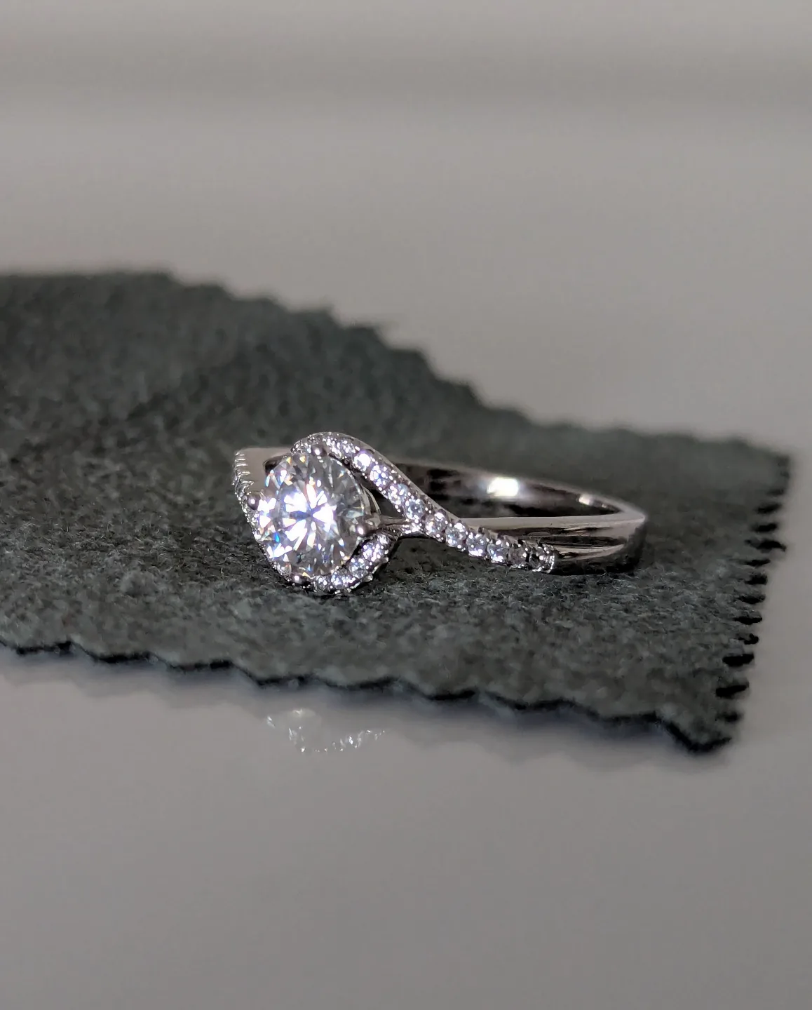 1ct Moissanite Ring 925 Sterling Silver, 14K White Gold Plated image indicator(2)