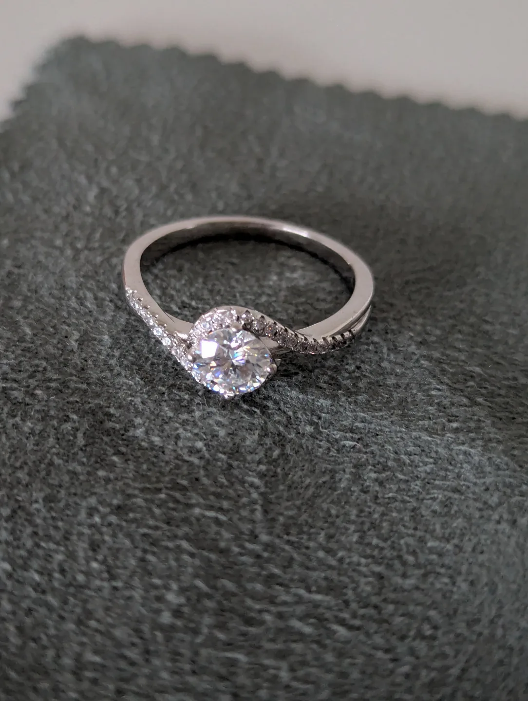 1ct Moissanite Ring 925 Sterling Silver, 14K White Gold Plated image indicator(5)