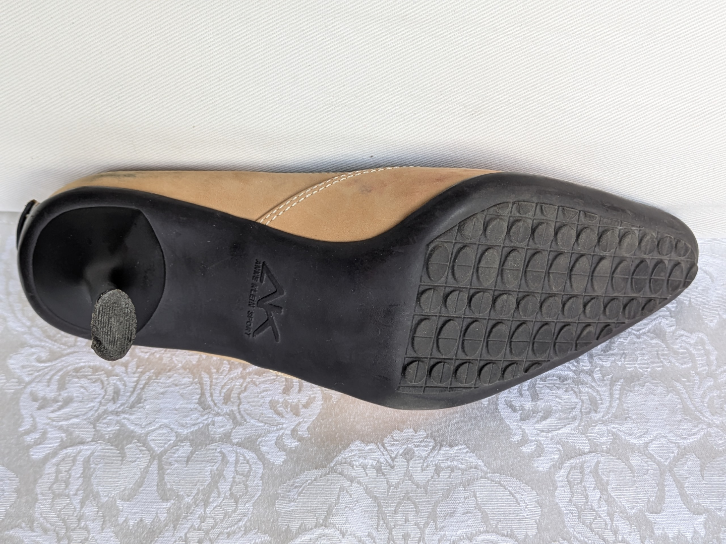 Anne Klein Sports Women's Tan Suede Heels Size 6.5 - photo 4