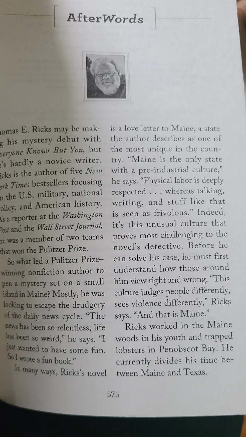 House of Glass by Sarah Pekkanen Paperback Novel image indicator(2)