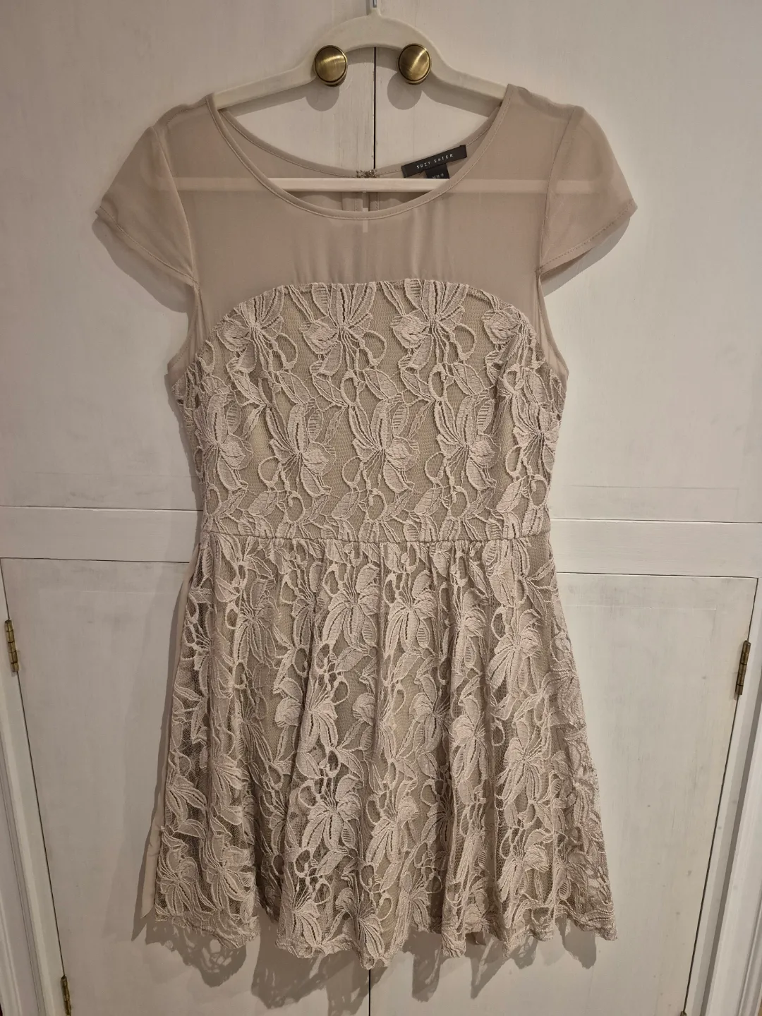 Suzy Shier Beige Lace Dress Size M thumbnail