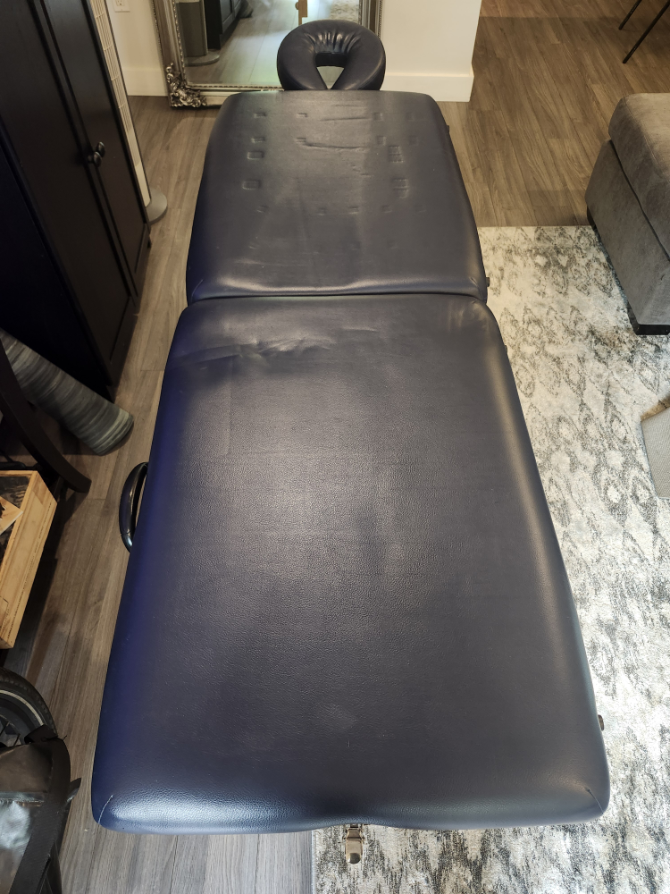 Portable Massage Table – Foldable with Face Cradle - photo 3