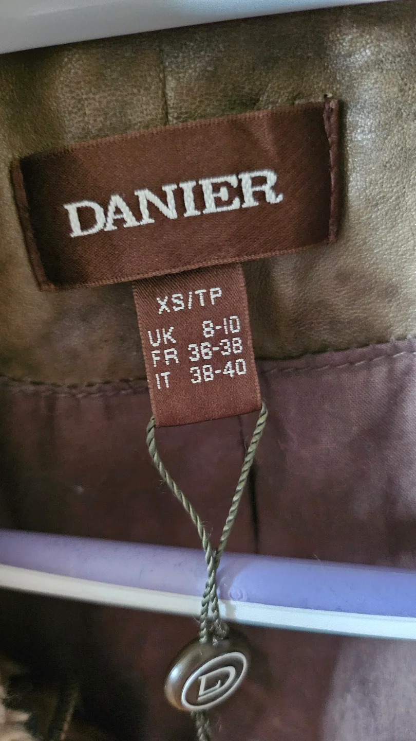 MAKE OFFER! Danier Leather Bomber Jacket image indicator(2)