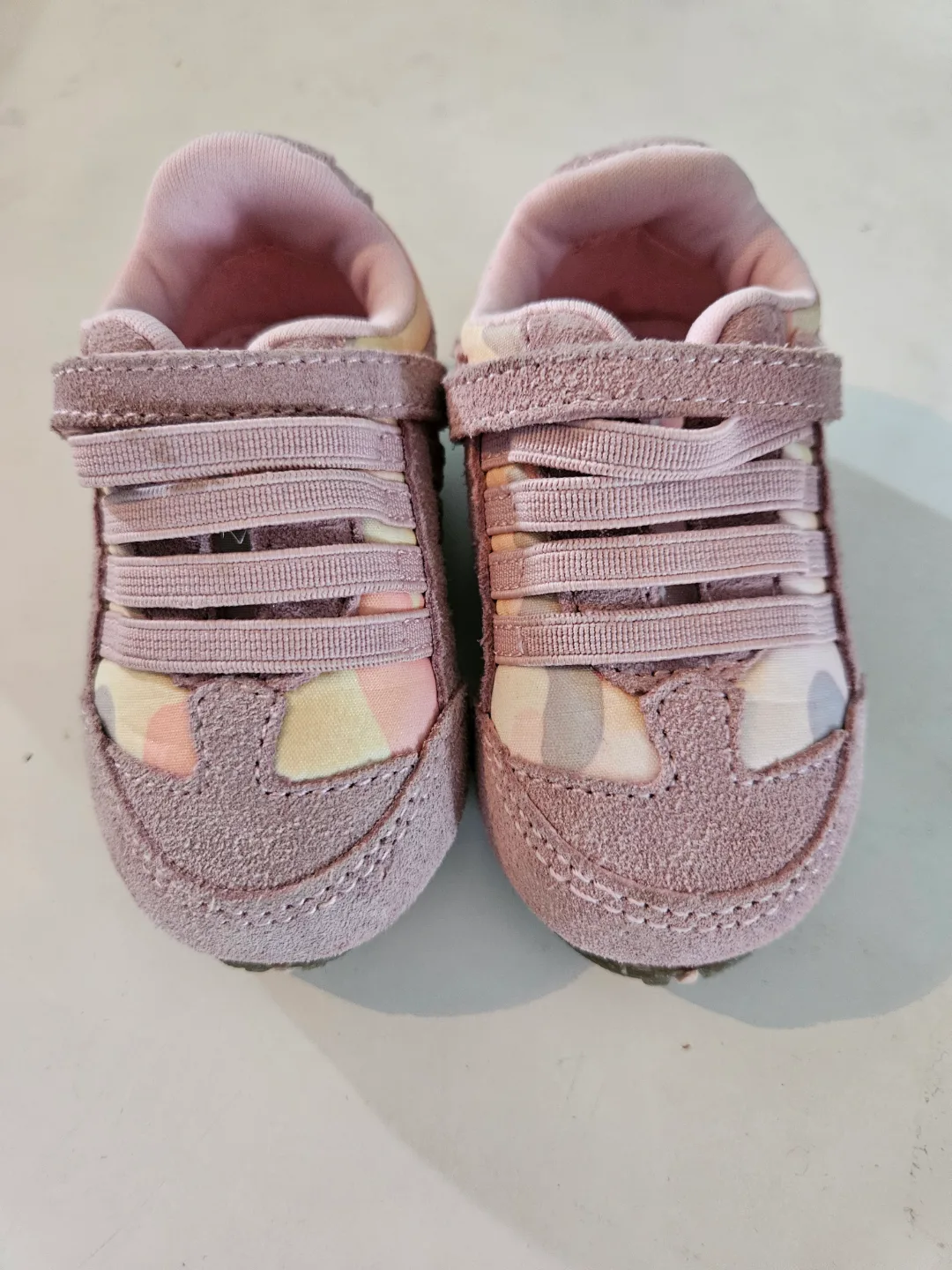 Baby Girl's Size 2  Stride Rite Sneakers thumbnail