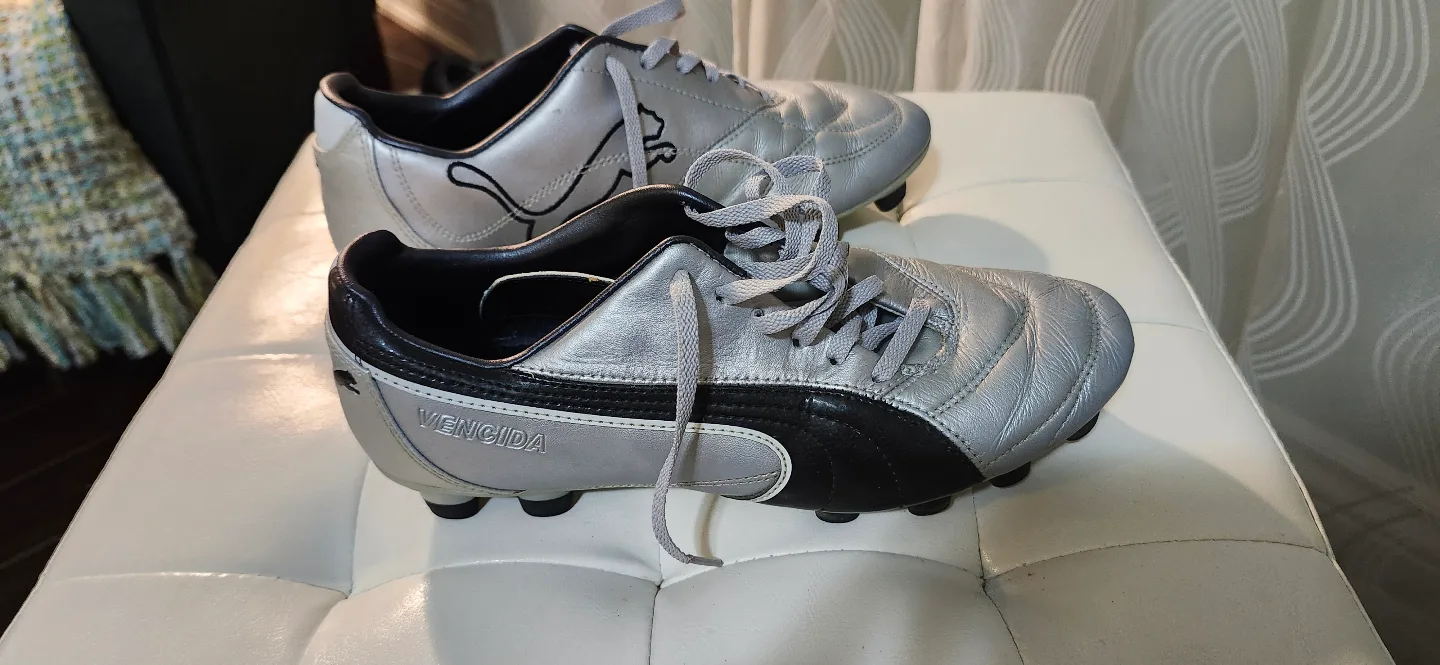 soccer cleats thumbnail