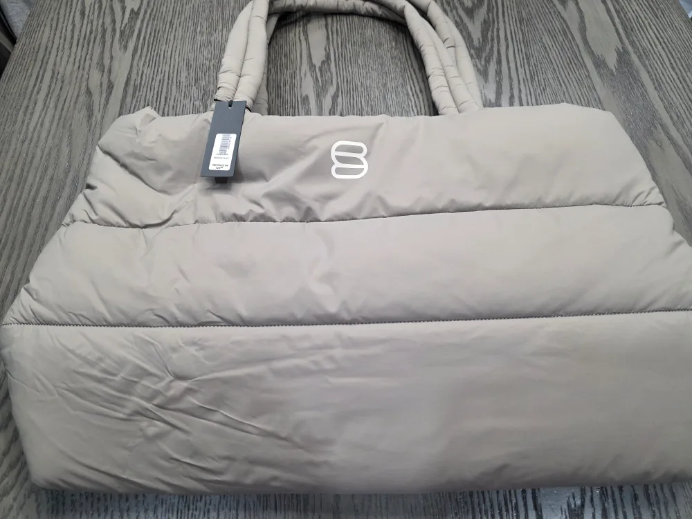 Super Puff Tote Bag - Large thumbnail