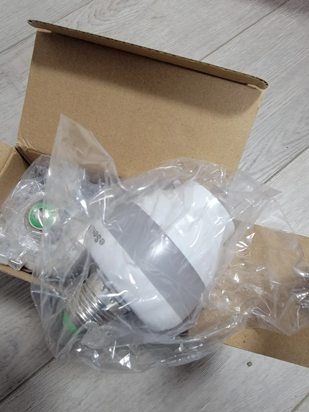 eSenlite Motion Activated Light Bulbs thumbnail