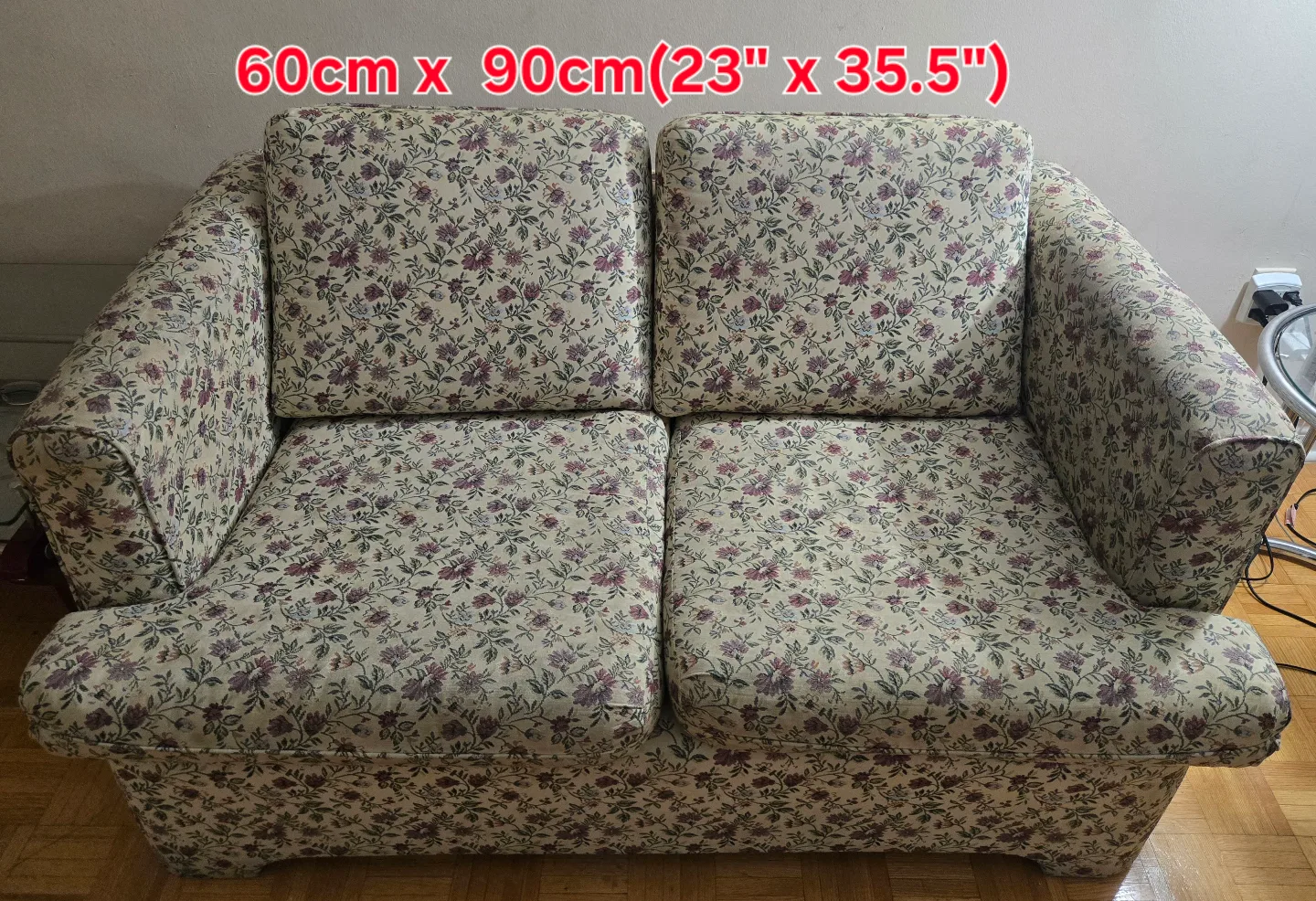 #freecycle Vintage Floral Love seat sofa and bed  #freecycle thumbnail