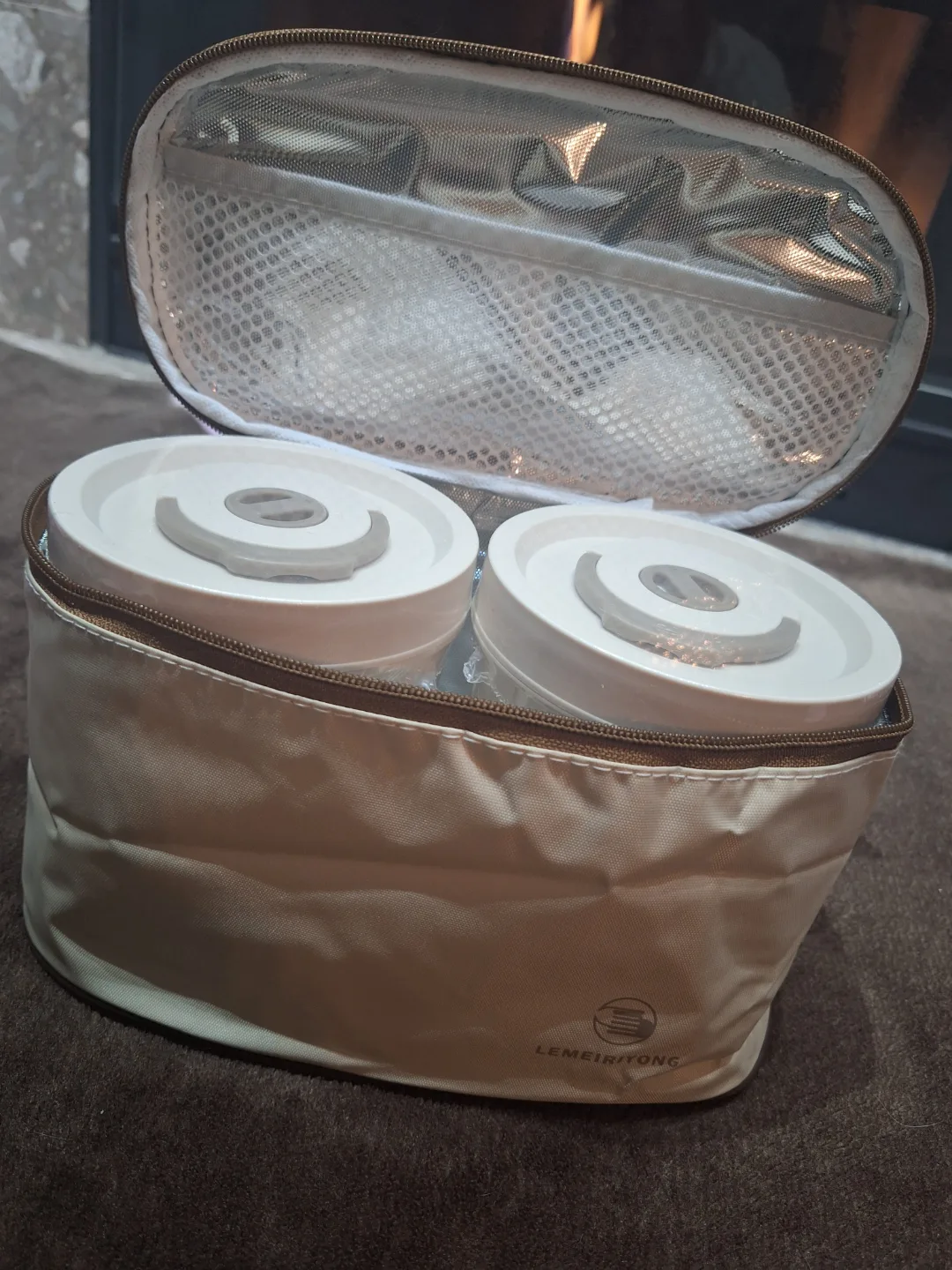 NEW 4-Piece Leakproof Lunch Box Set with Insulated Bag 🎒 image indicator(8)