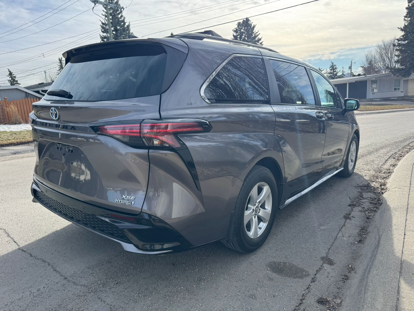 Toyota SiennaXSE Hybrid 2021 FWD Minivan. - photo 3