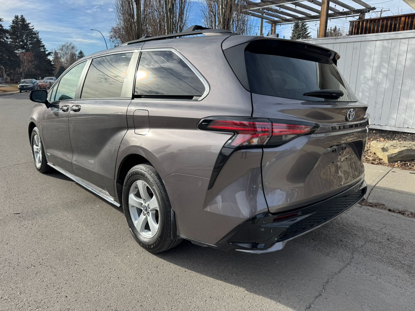 Toyota SiennaXSE Hybrid 2021 FWD Minivan. - photo 4