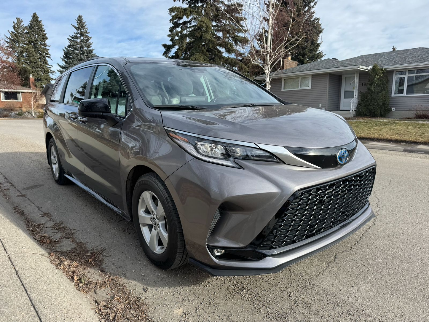 Toyota SiennaXSE Hybrid 2021 FWD Minivan. - photo 5