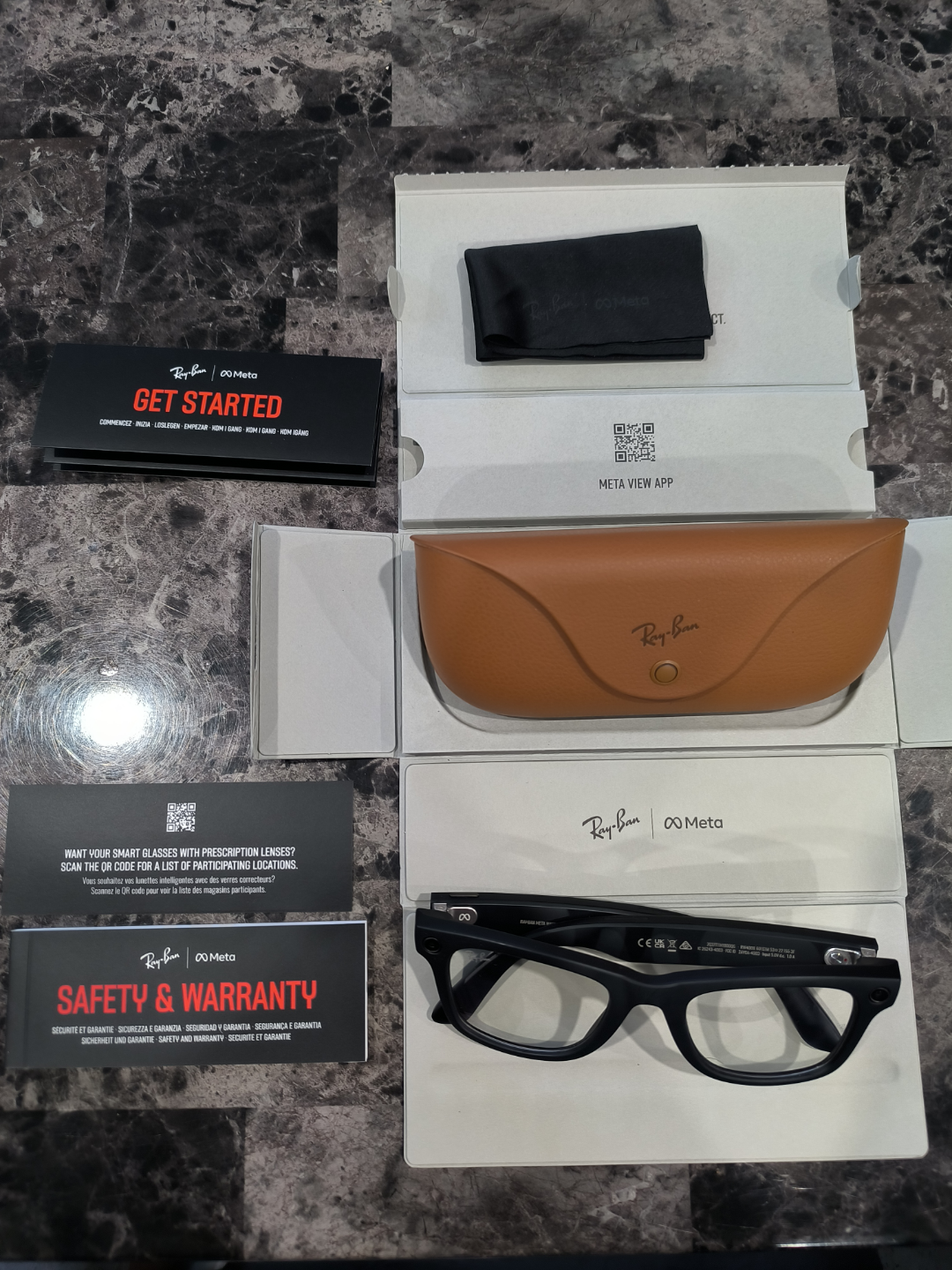 Ray-Ban Stories Smart Glasses - Wayfarer Style - photo 5