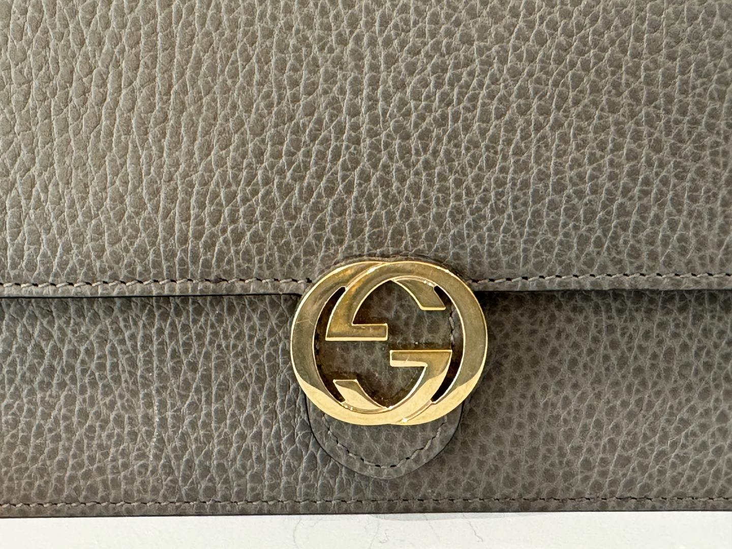 Gucci Grey Pebbled Leather Chain Wallet on Chain - photo 2