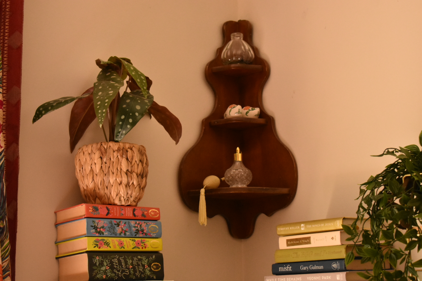 Antique Corner Apothecary Shelf - photo 2
