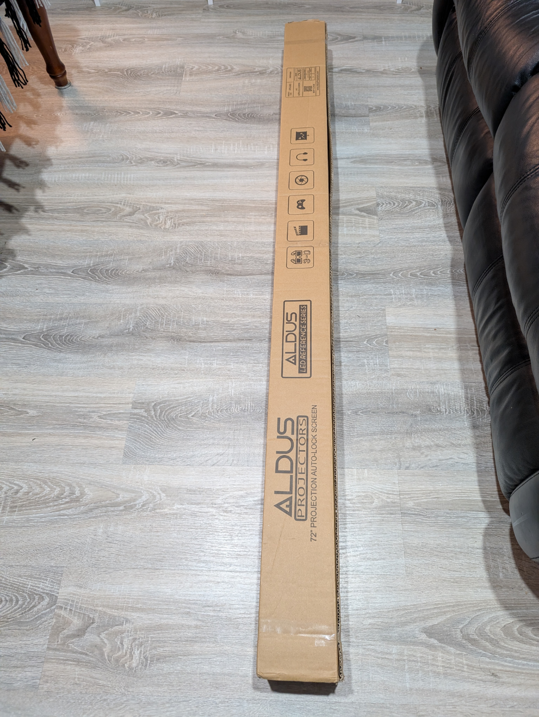 ALDUS 72" Projection Auto-Lock Screen - photo 2