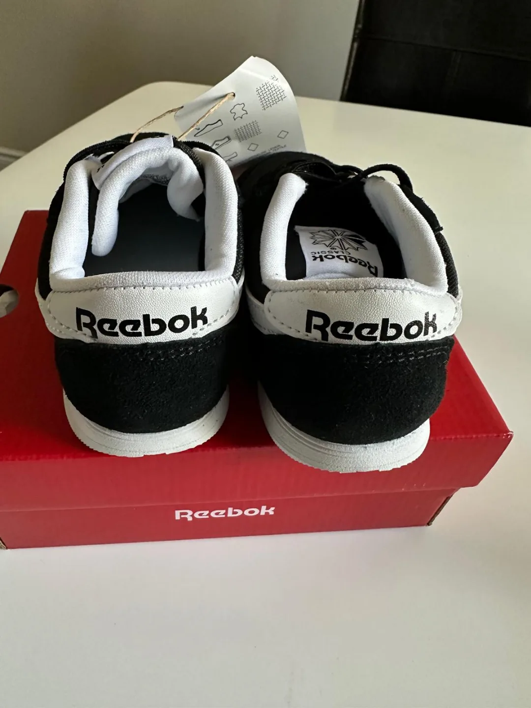 Reebok Classic Nylon Running Shoes - Size 8 image indicator(3)