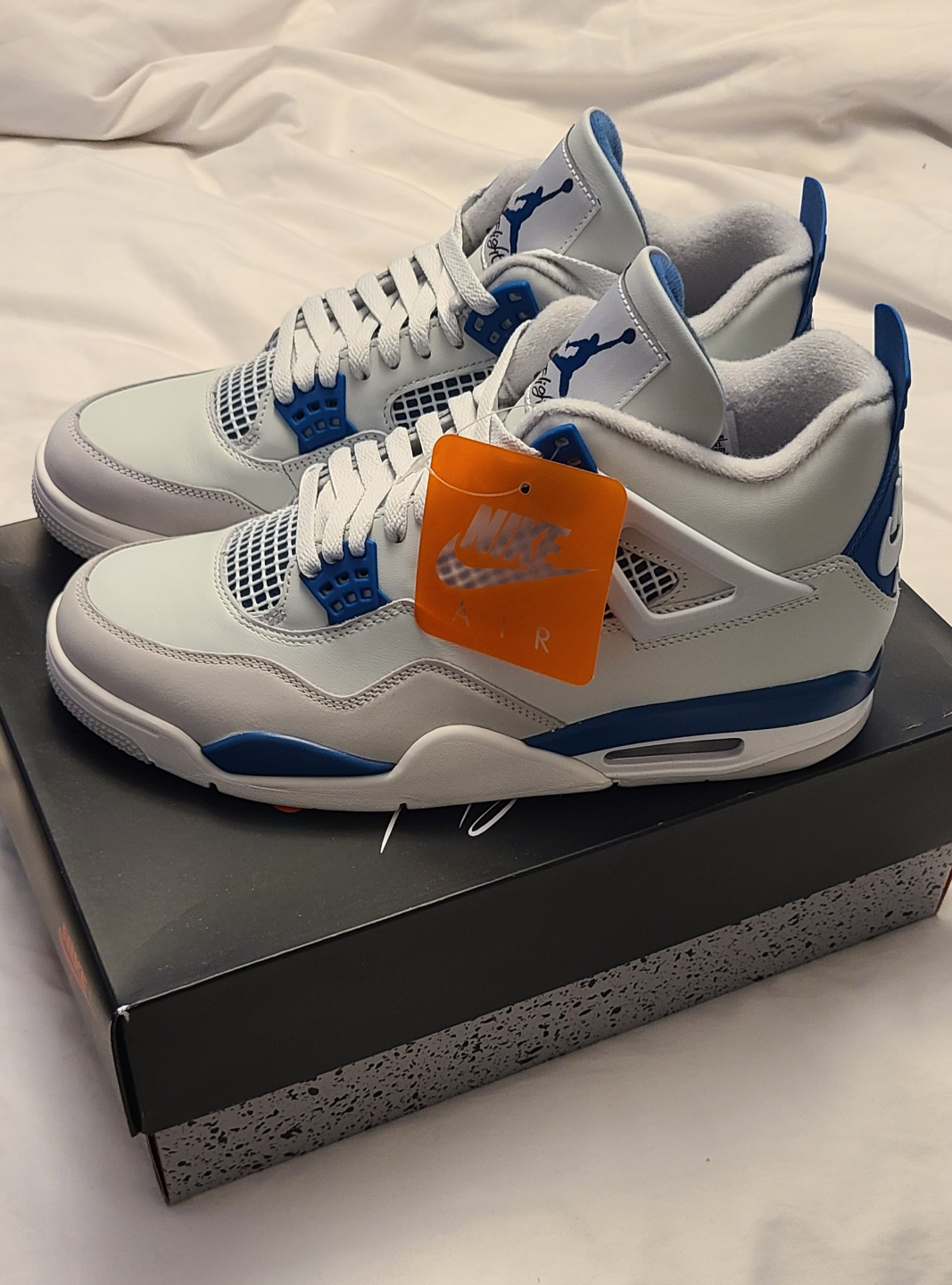 Air Jordan 4 Military Blue