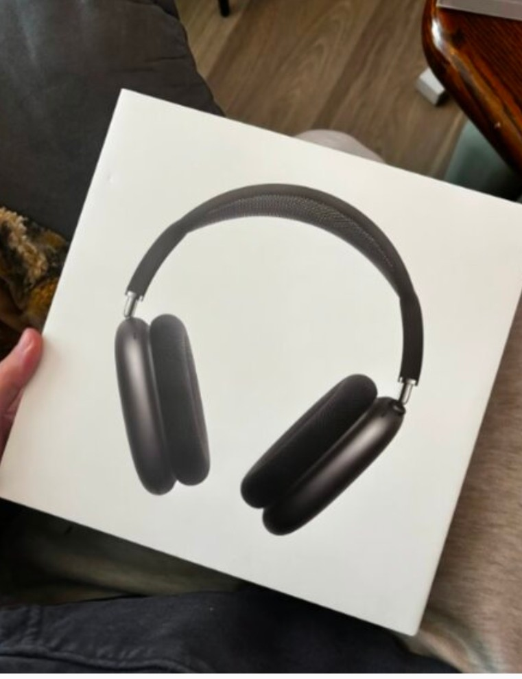 Apple AirPods Max Headphones - Space Gray