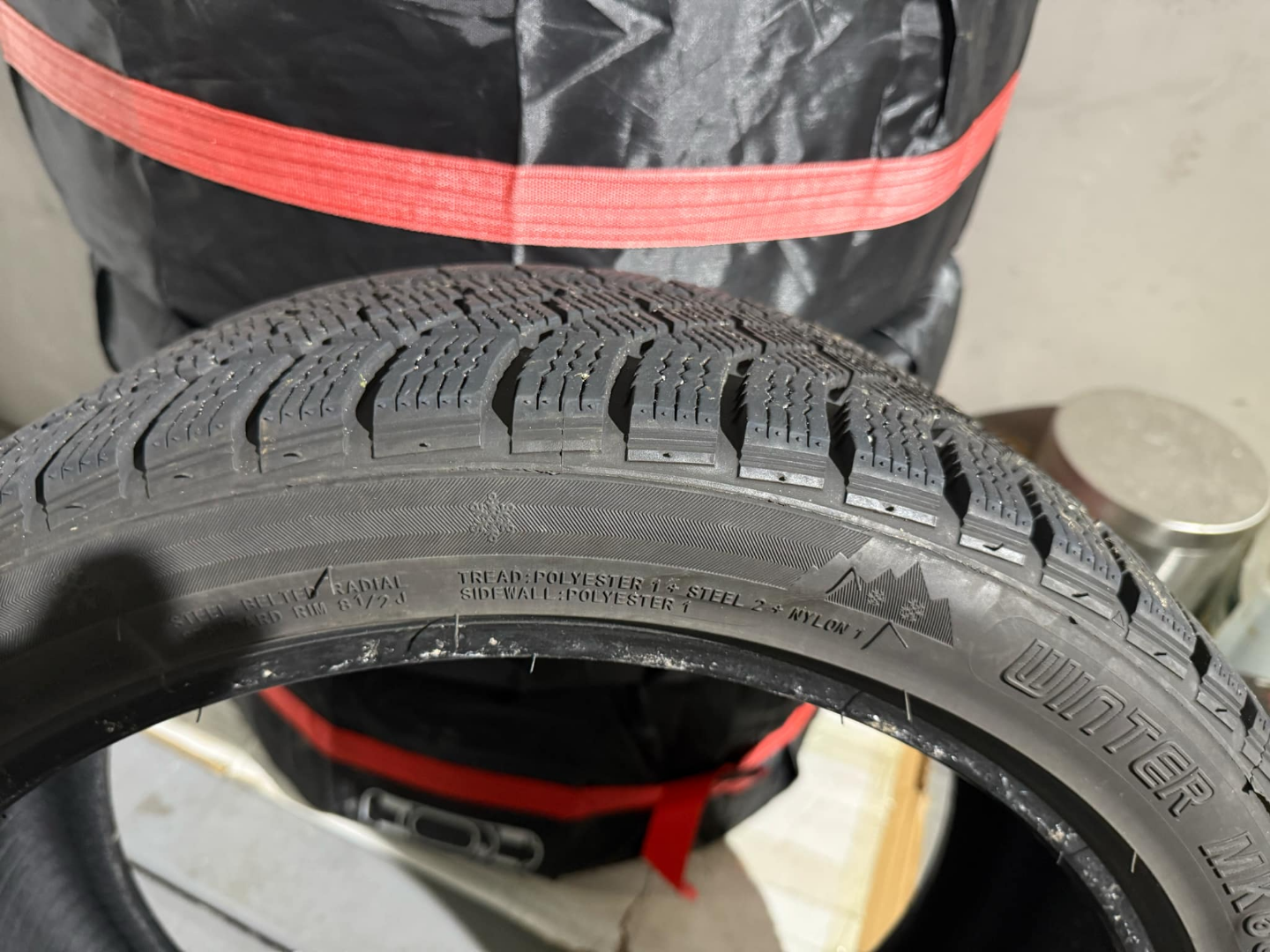 Used Winter Tires - 235/40R19 96V XL - photo 4