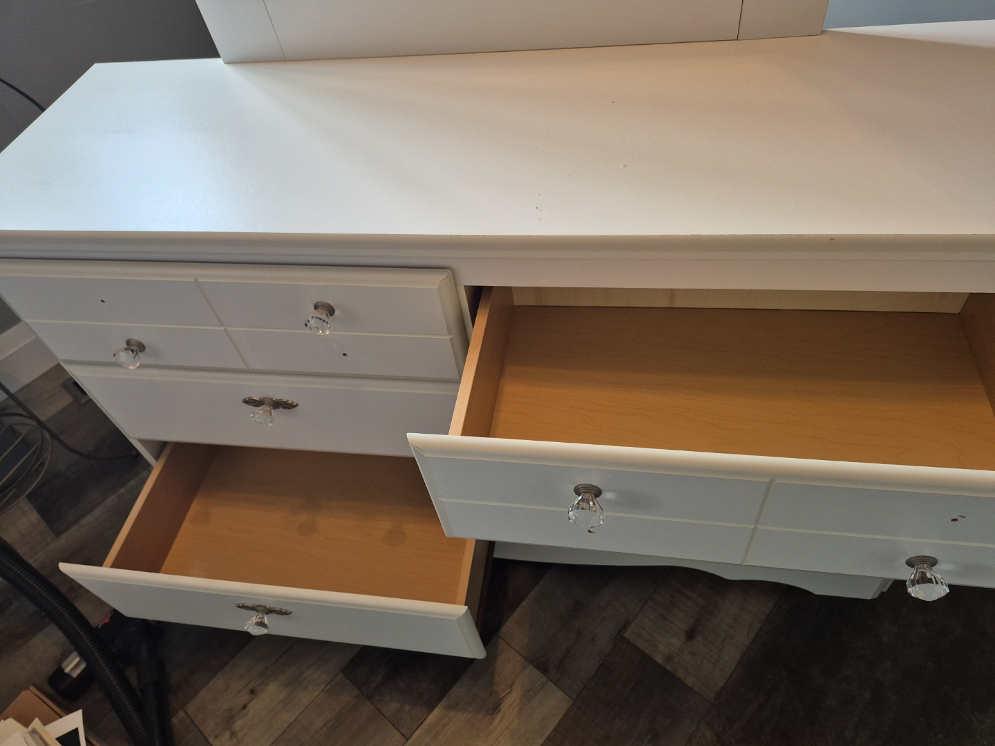 White Vanity with Mirror and Six Drawers - photo 3