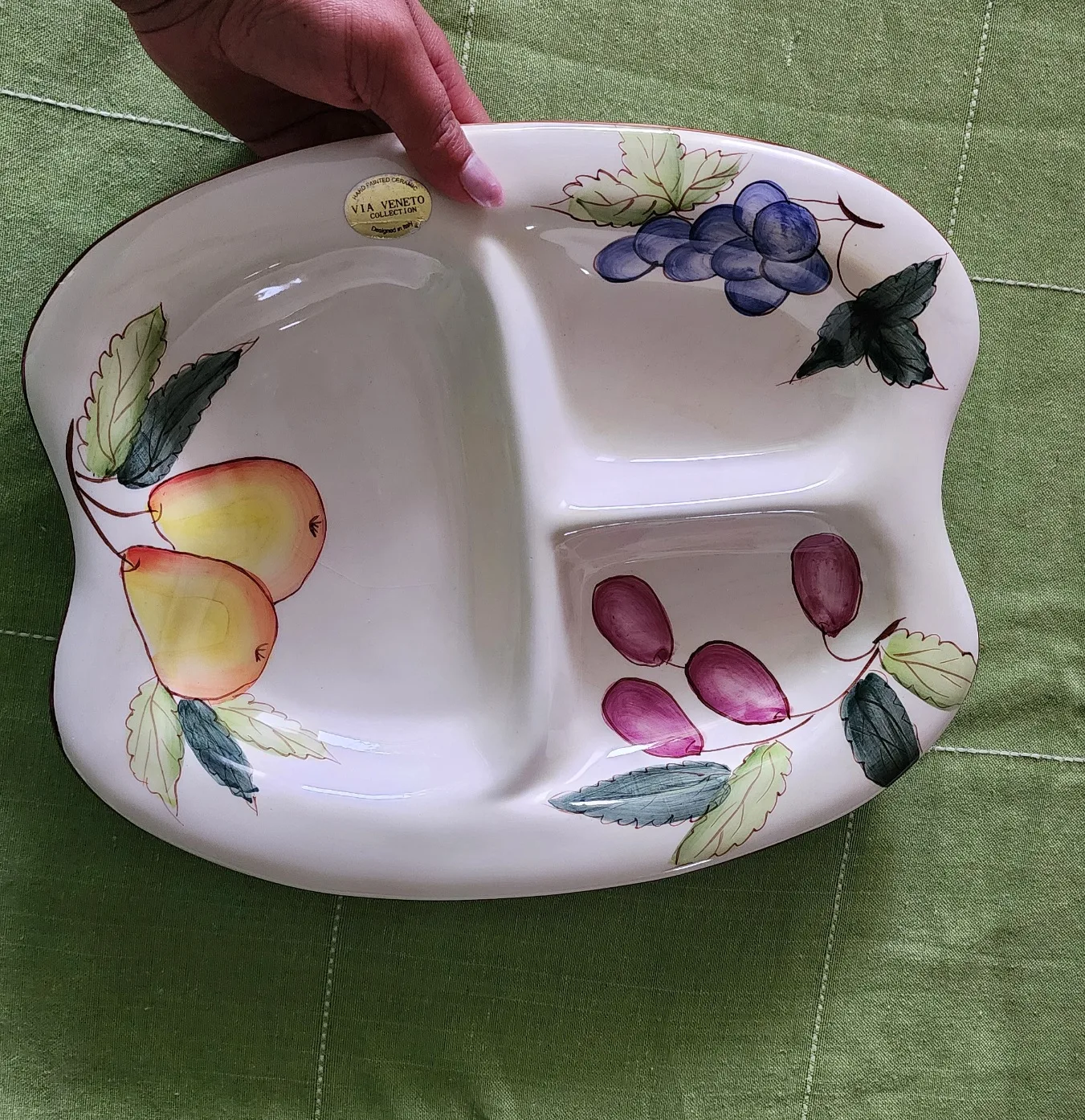 Vintage serving dish 🇨🇦 thumbnail