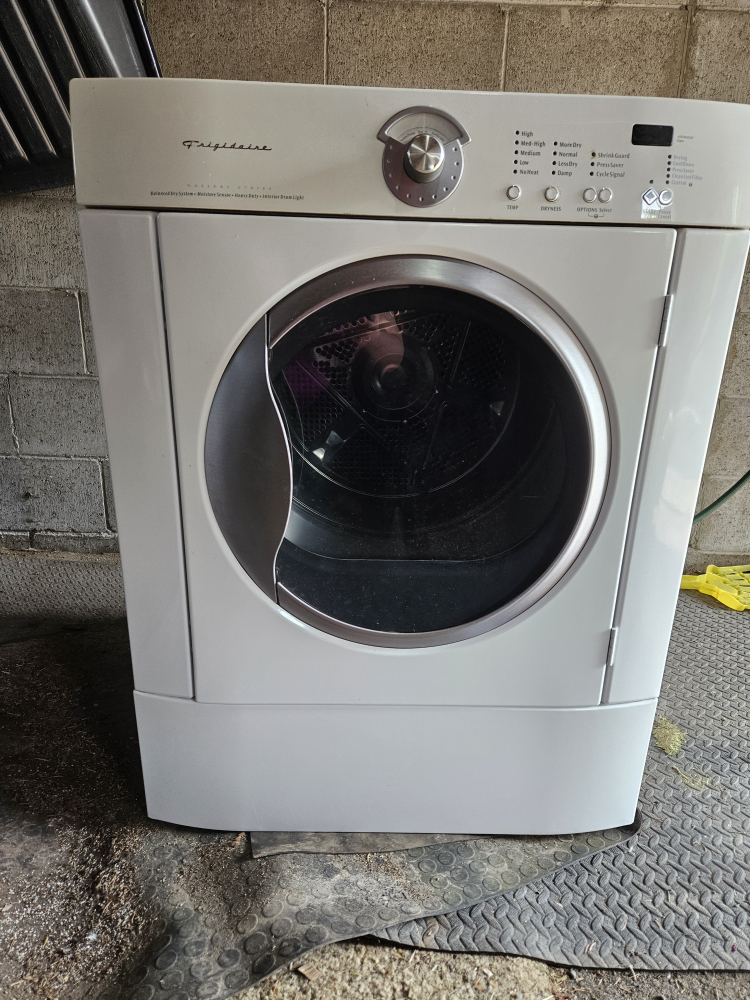 Frigidaire White Laundry Dryer