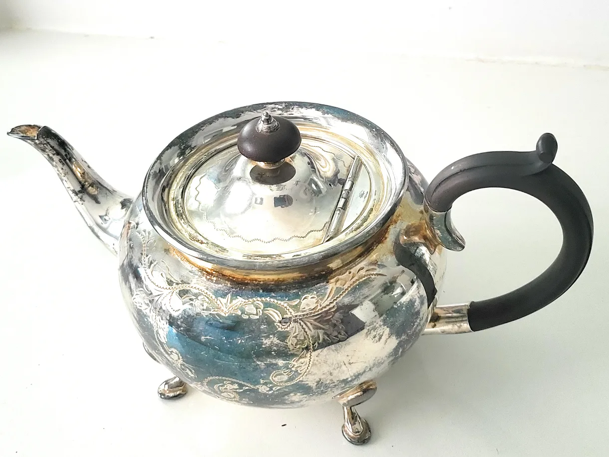 Antique silver plated Teapot. Civic trademark. England image indicator(3)