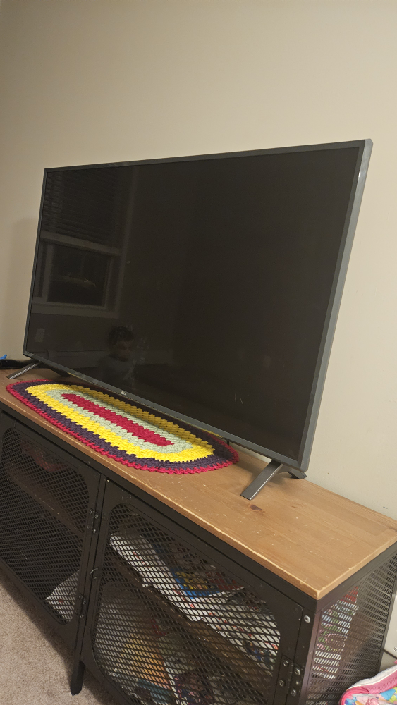 LG UHD Smart 49 inch TV - photo 2
