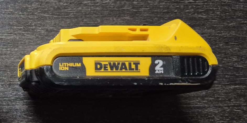 DEWALT Battery Pack 20V DCB207 2AH - photo 2
