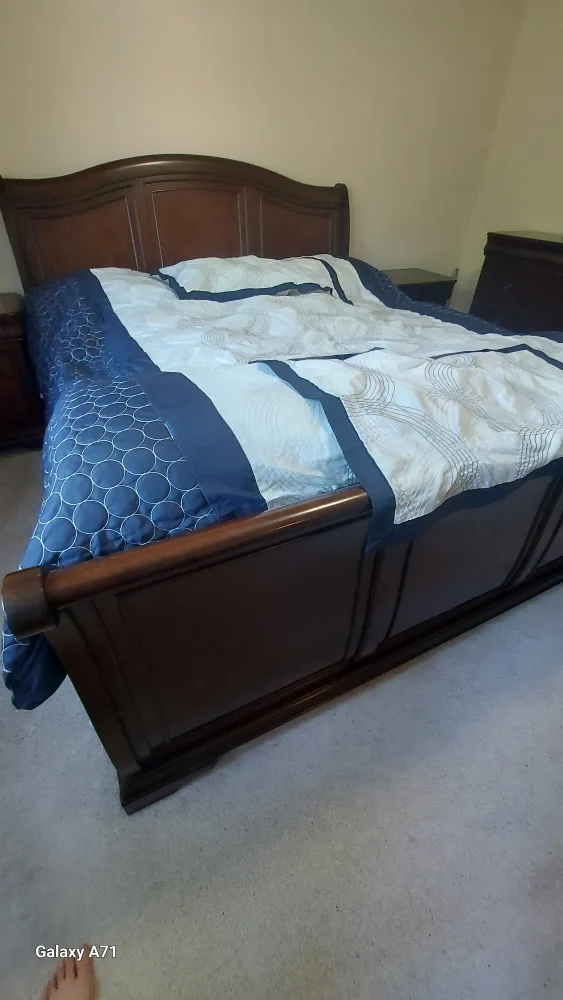 Bedroom Set - Bed, Dresser, Mirror, Nightstands image indicator(4)