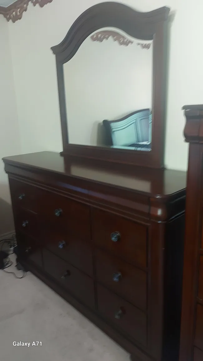 Bedroom Set - Bed, Dresser, Mirror, Nightstands image indicator(7)