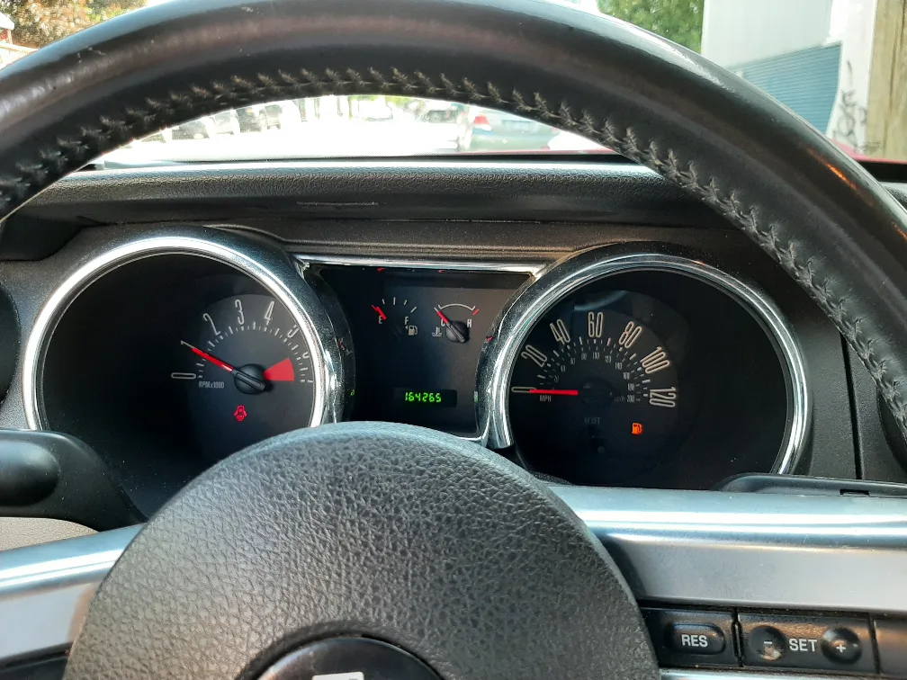 Red Ford Mustang Convertible image indicator(5)