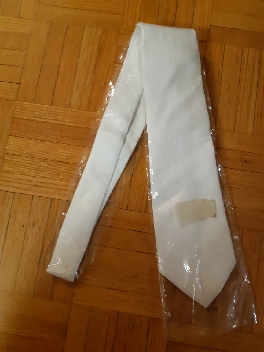 New With Tags Michelsons White Tie #freecycle thumbnail
