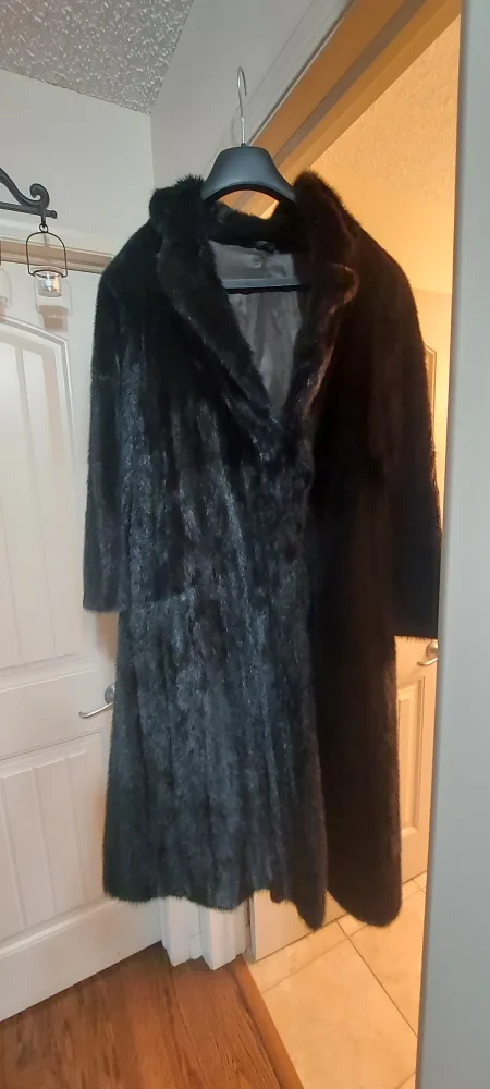 Elegant black fox Fur Coat thumbnail