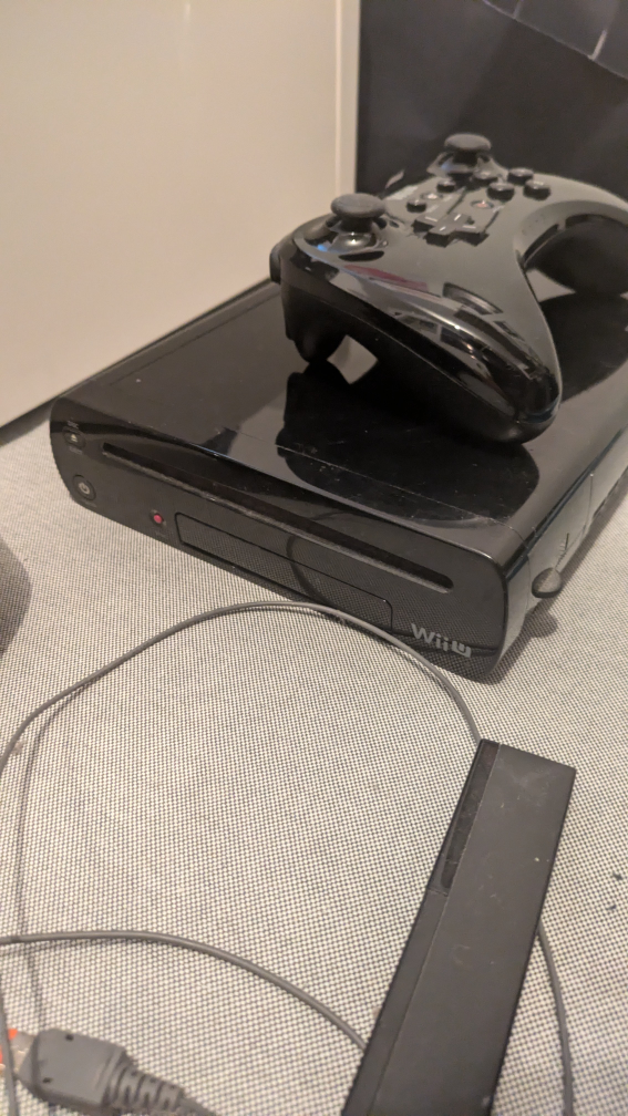 Wii U Console with Gamepad, Pro Controller, & 4 games! - photo 5