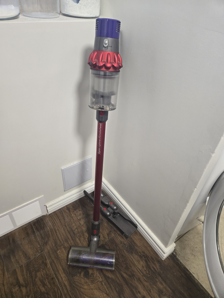 Dyson Cyclone V10 Motorhead Vacuum