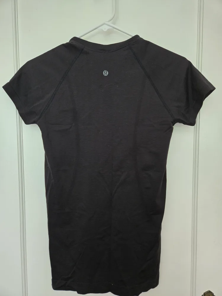 Lululemon Swiftly 6 image indicator(3)