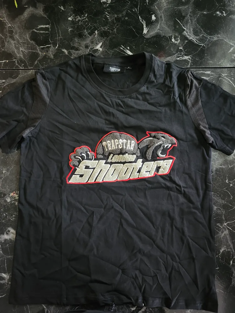 Trapstar London Shooters Black T-Shirt & Shorts Set image indicator(3)