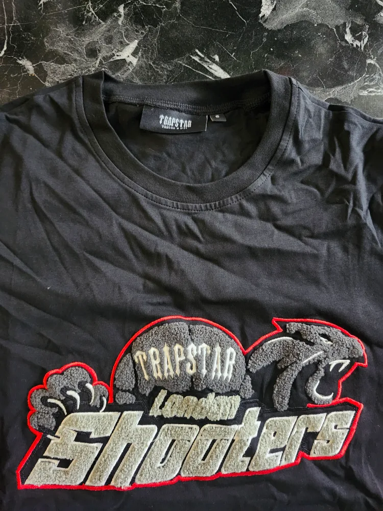 Trapstar London Shooters Black T-Shirt & Shorts Set image indicator(4)