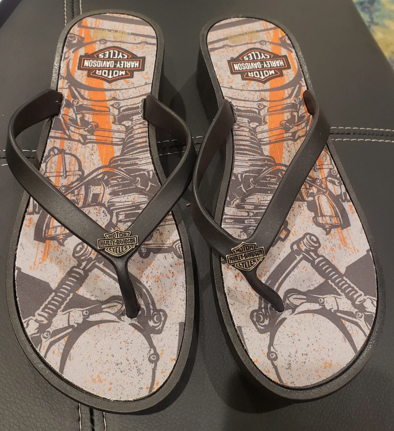 New Harley-Davidson Flip Flops - Size 7 thumbnail