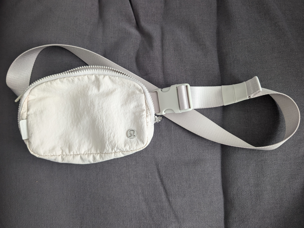 Lululemon Everywhere Belt Bag - Light Ivory - photo 2