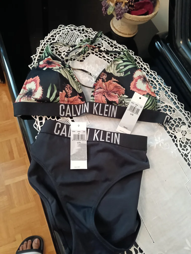 Calvin Klein Swimsuit Set - Size L/G thumbnail