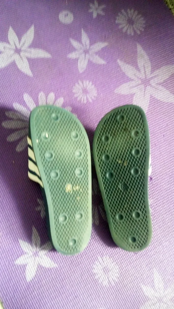 Free Adidas Adilette Slides - Size Unknown image indicator(5)